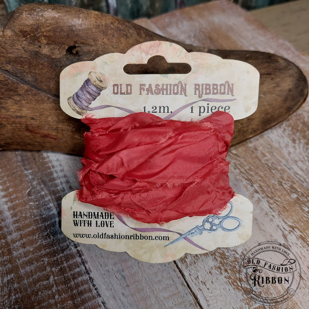 Old Fashion Ribbon Raspberry