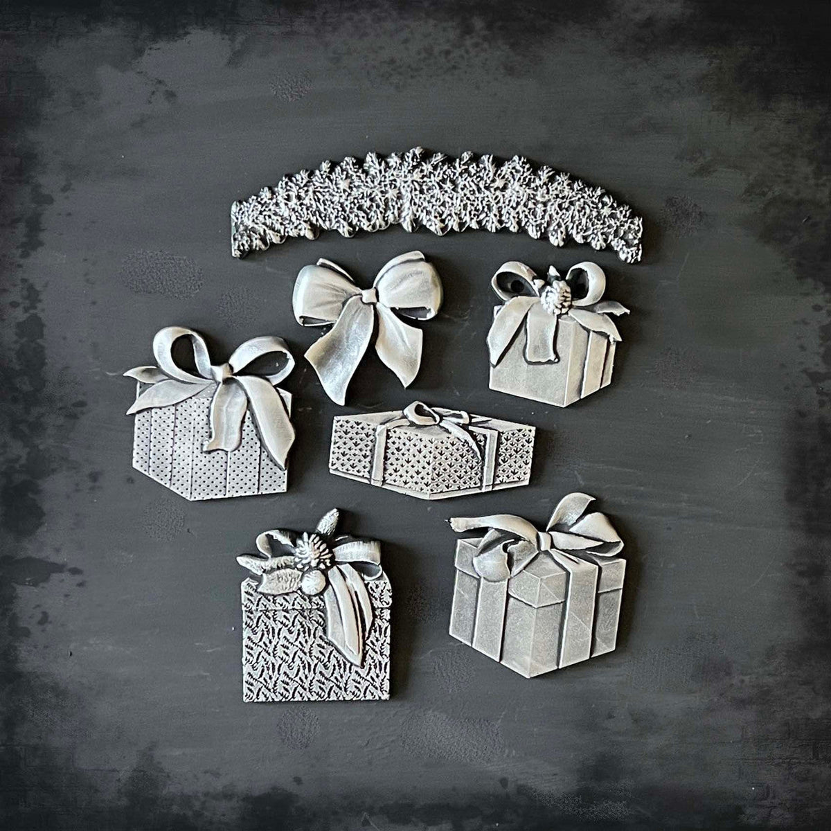LaBlanche Gift Boxes silicone mould with bows, presents and garland