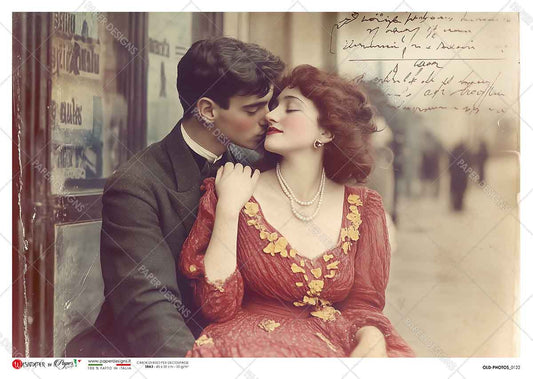 Paper Designs Vintage Couple's Embrace I Rice Paper