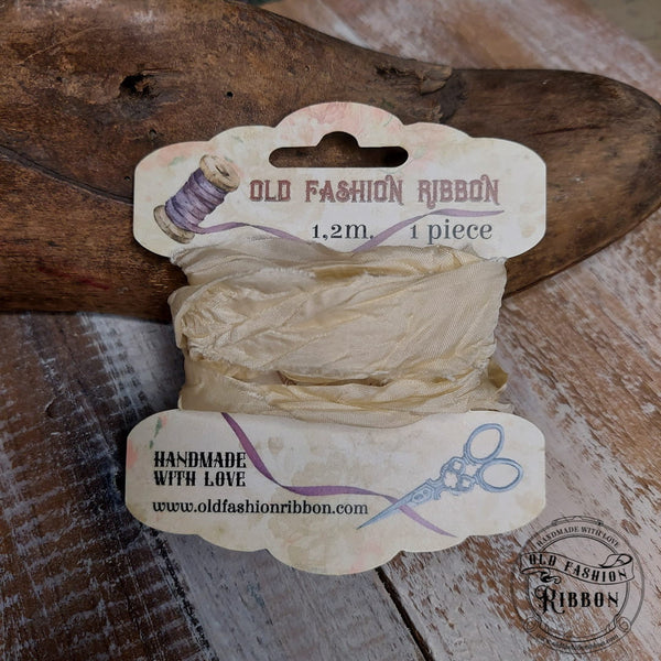 Old Fashion Ribbon Cream